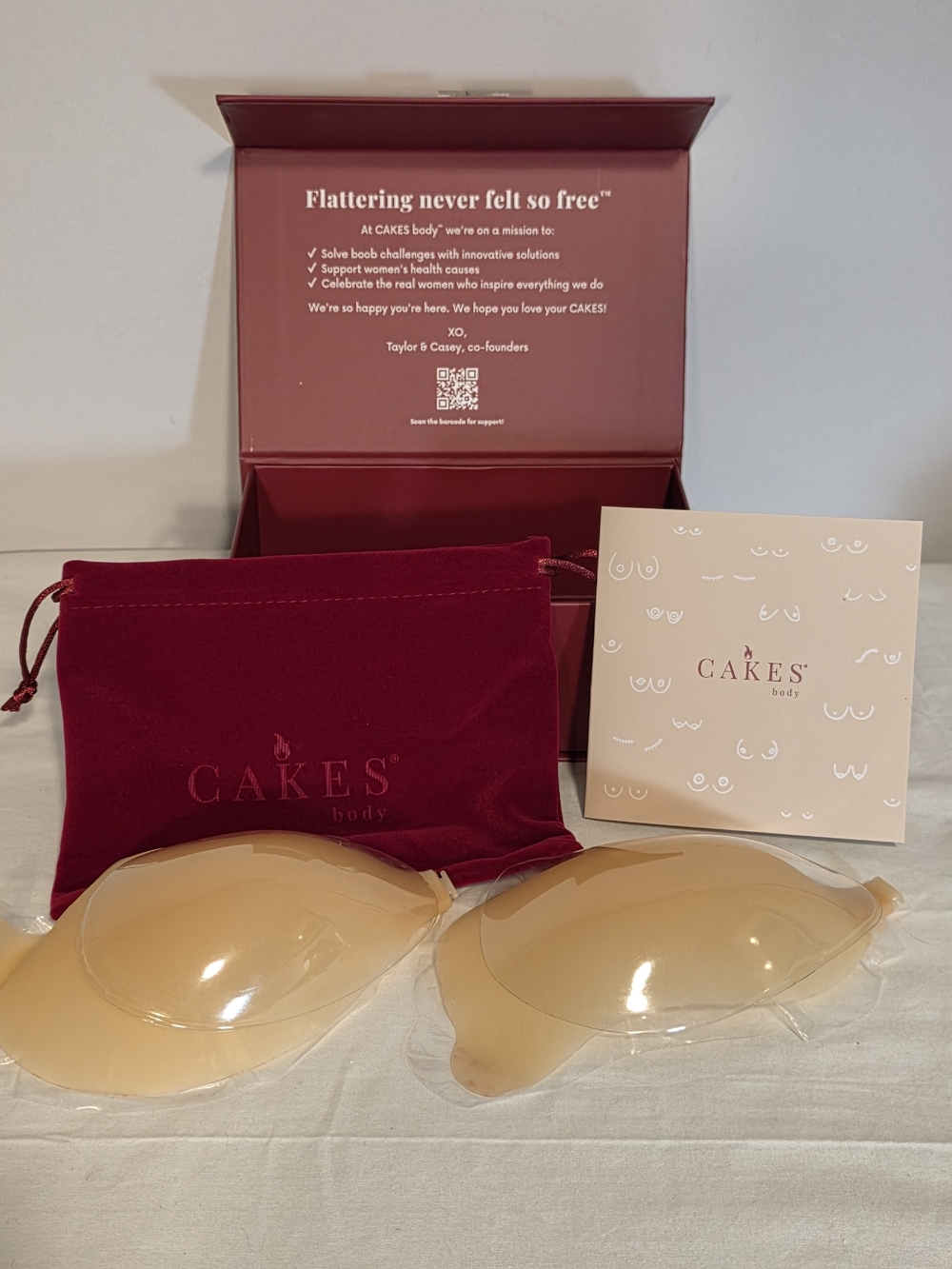 New CAKES body Self-Adhesive Lightweight Silicone Strapless Cleavage Bra Small